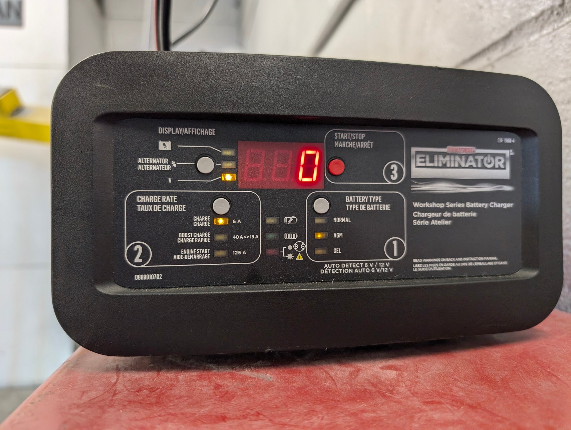 MotoMaster Eliminator Workshop Series Smart Battery Charger