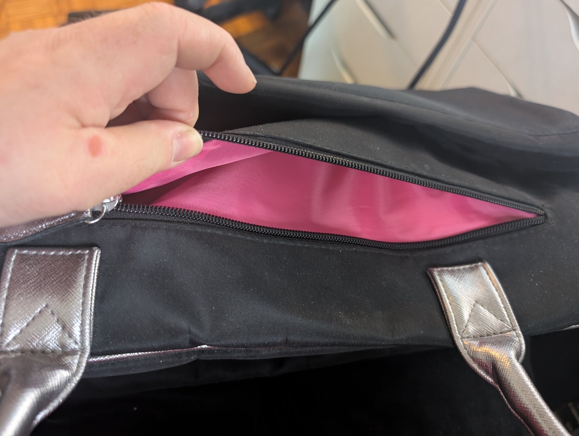 Avon Carrying bag
